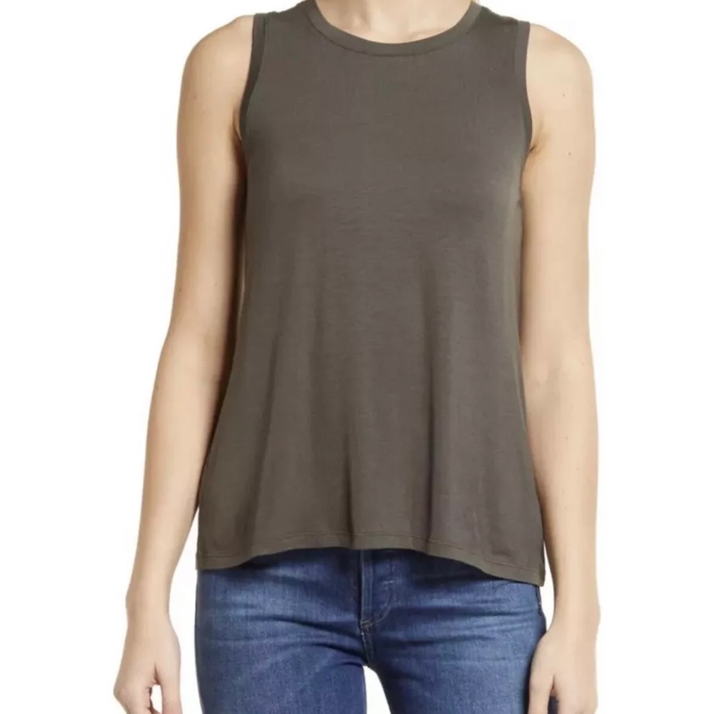 NWT Halogen Size Medium Crew Neck Tank Color Grey Beluga Very Soft Stretch Loose